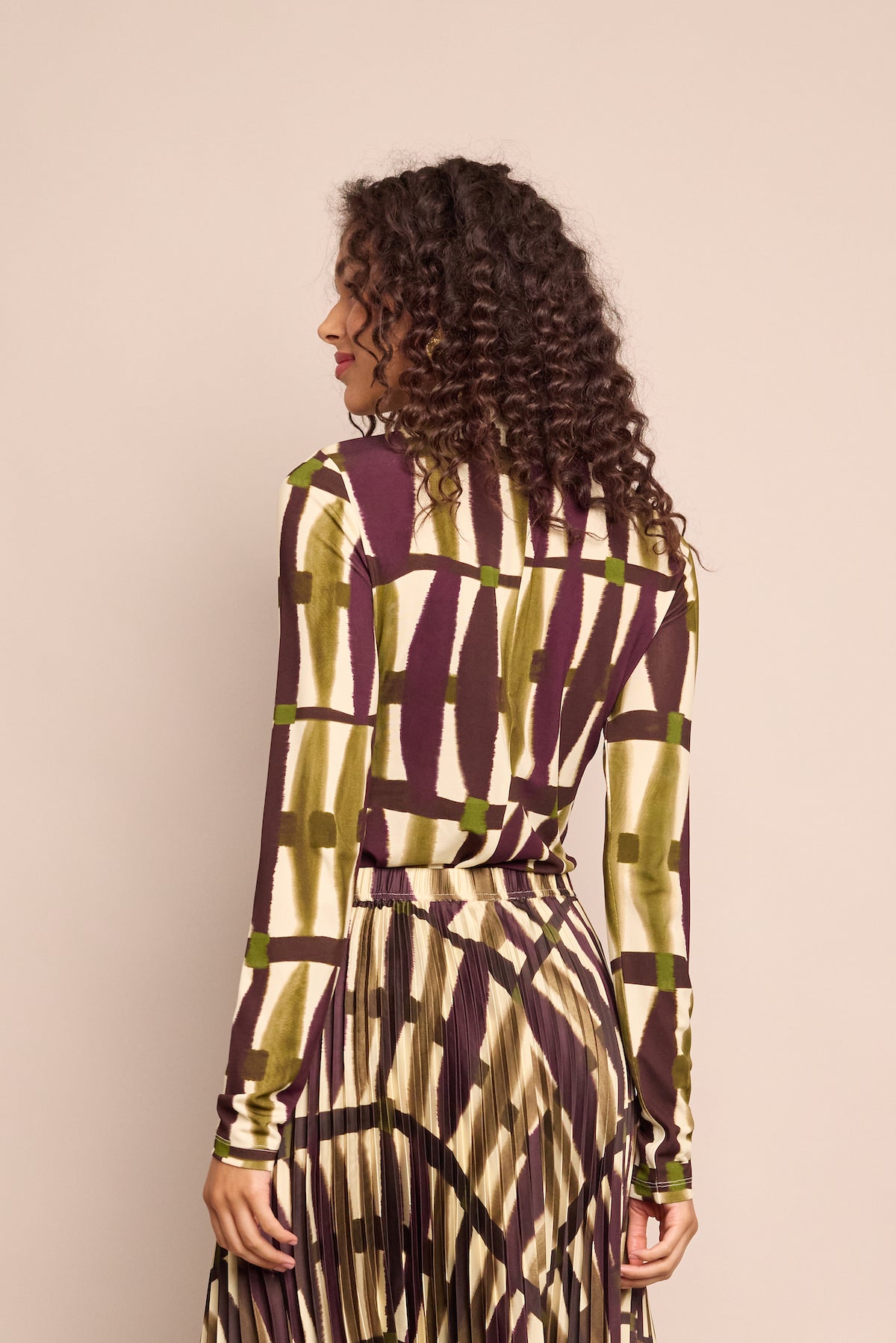 Suzie Top in Amable Olive