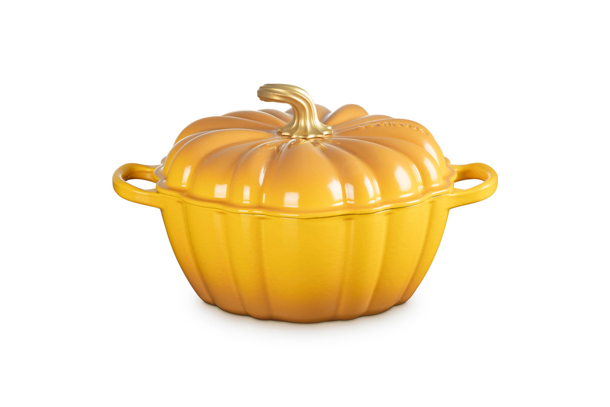 Le Creuset Signature Pumpkin Cocotte, 4 qt., Nectar