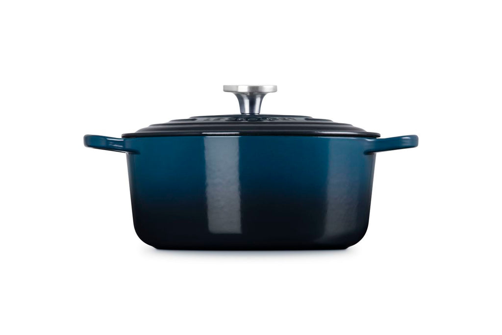 Signature Round Dutch Oven 5.5qt  in Nuit