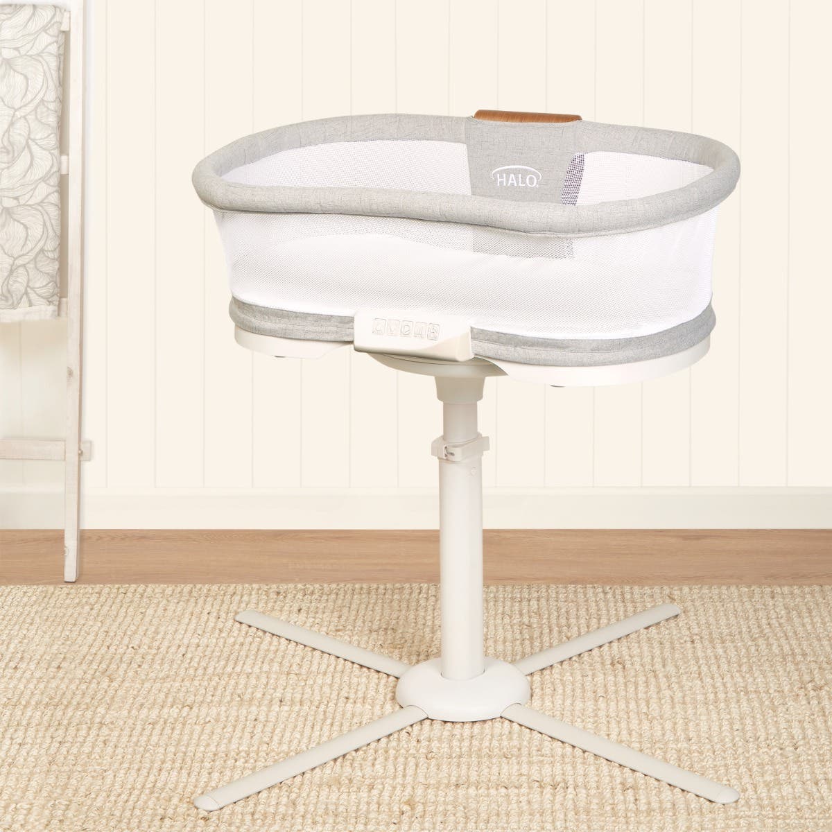 BassiNest® Luxe Series Vibrating Bassinet