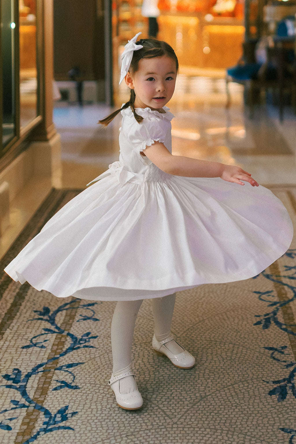 Aurelia White Hair Bow