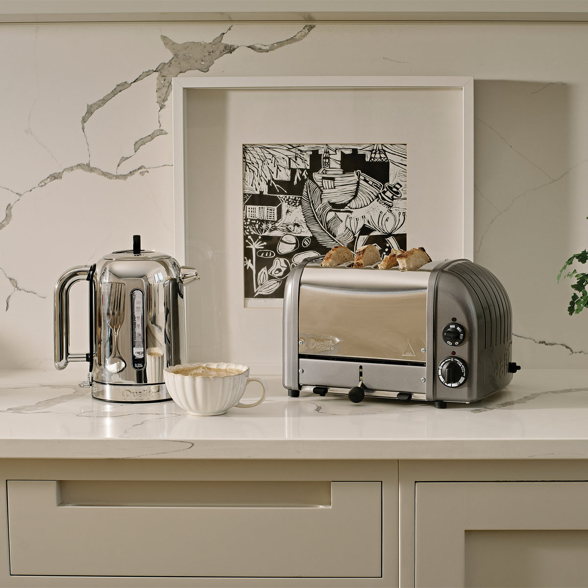 4 Slot Classic Toaster in Metallic Charcoal