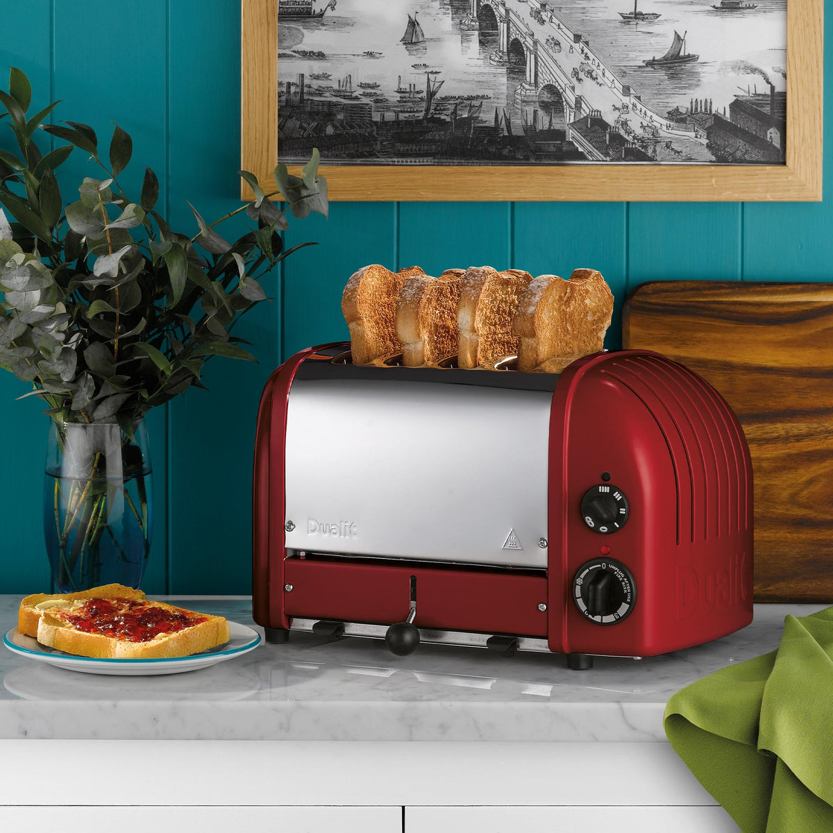4 Slot Classic Toaster in Red