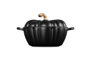 Le Creuset Signature Pumpkin Cocotte, 4 qt., Licorice