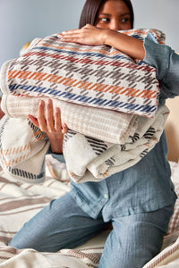 Hampton Houndstooth Blanket