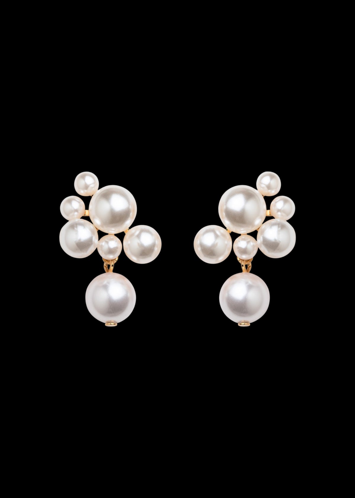 Perlita Earrings in Pearl