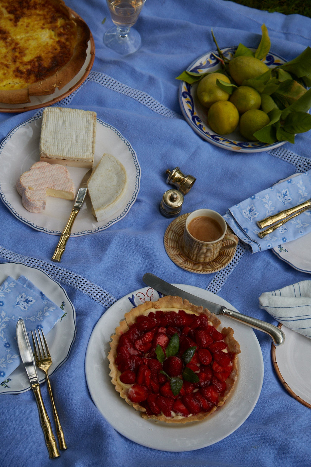 Picnic Setting with Osier Espresso Cup & Saucer, Natural