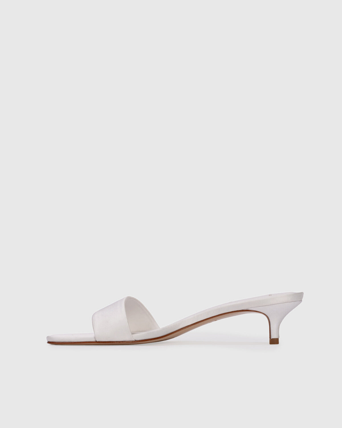 Avery 35 in White Satin