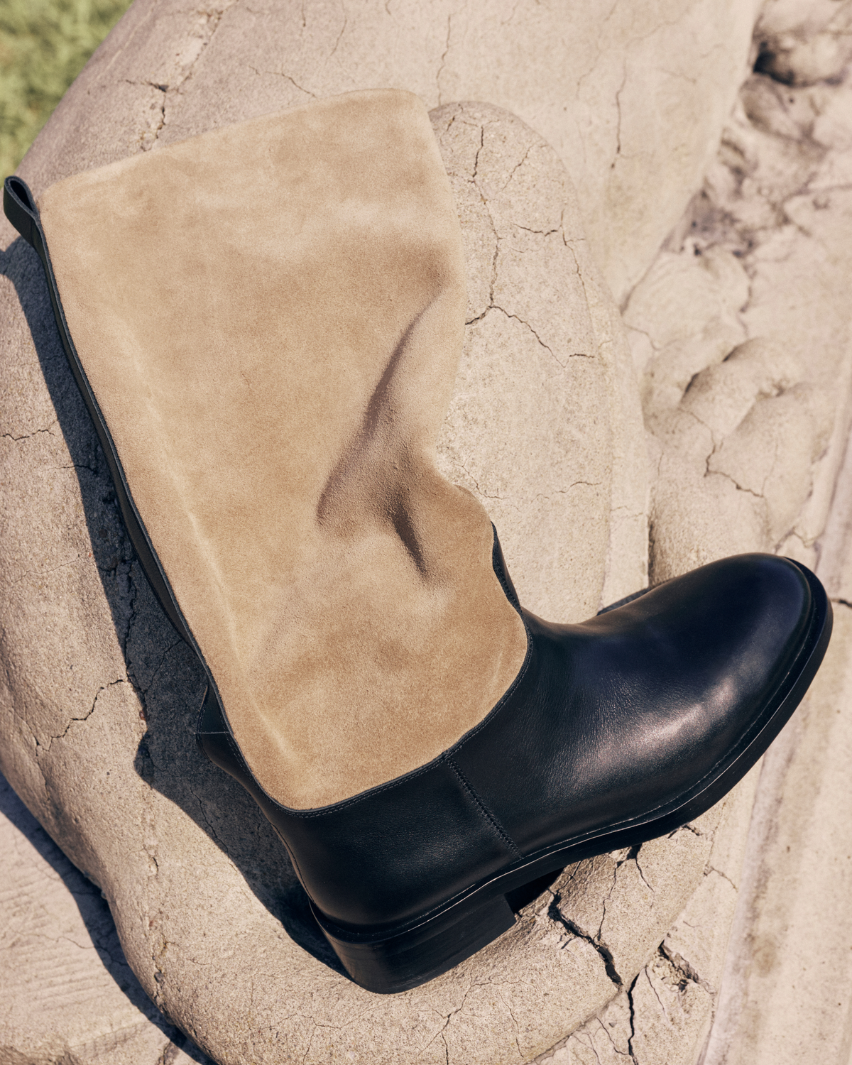 Pace 40 Boot in Latte Suede / Black Leather
