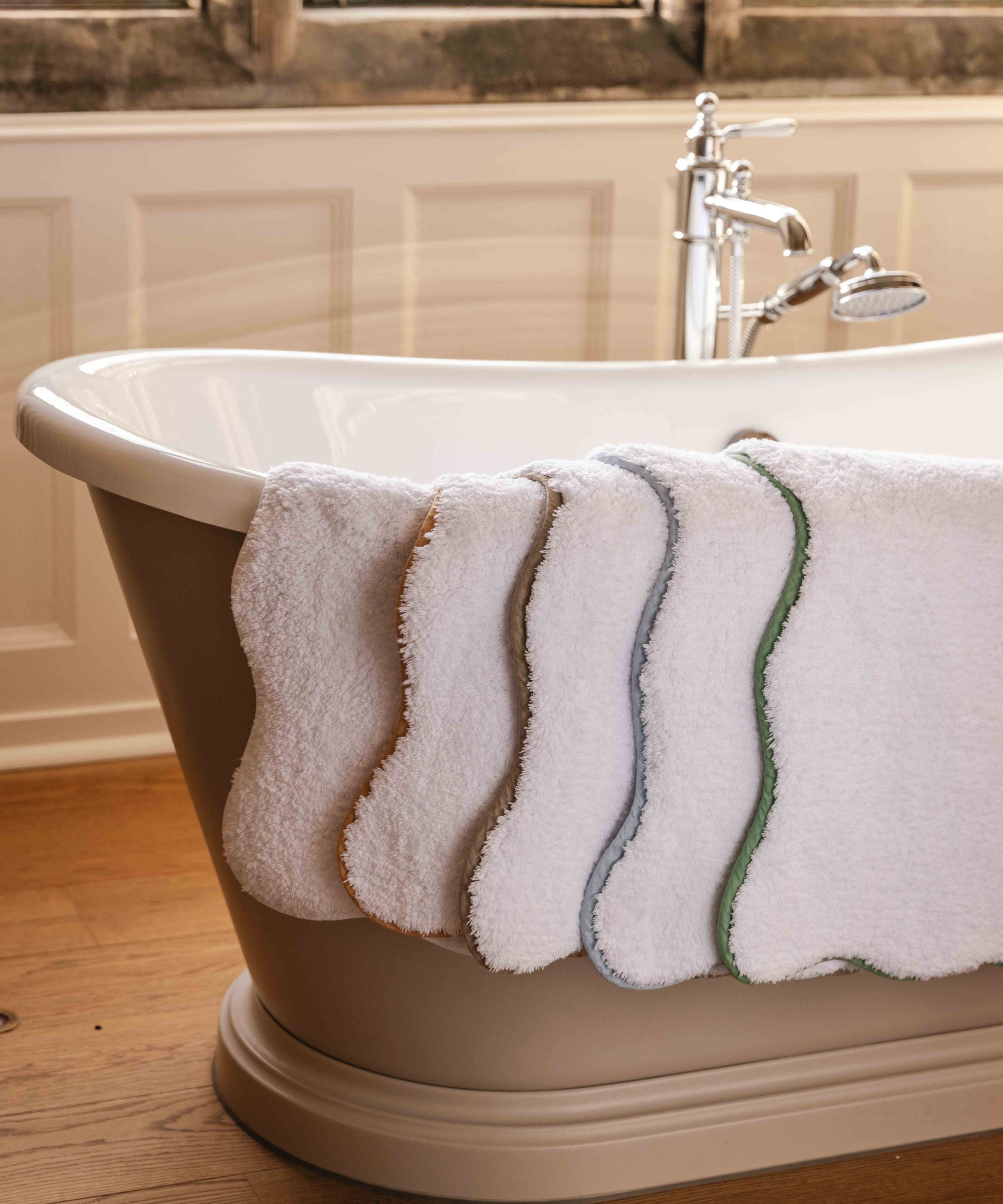 Rebecca Udall scallop bath mat white with coloured edge trim