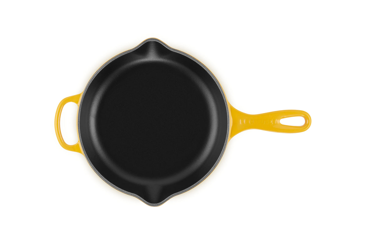 Le Creuset Signature Round Skillet, 9 in., Nectar
