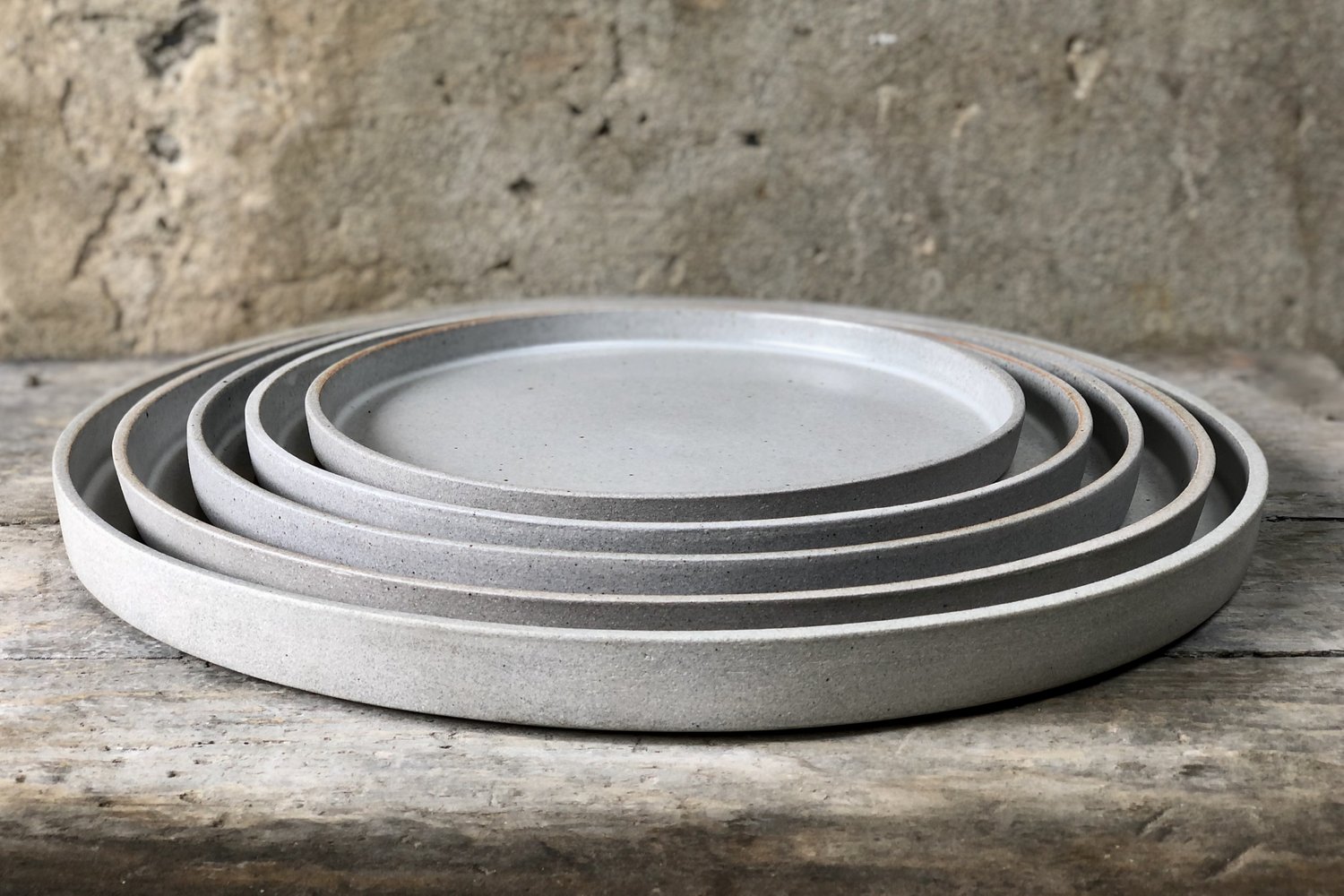 17" Slim Butler Tray Granite/White