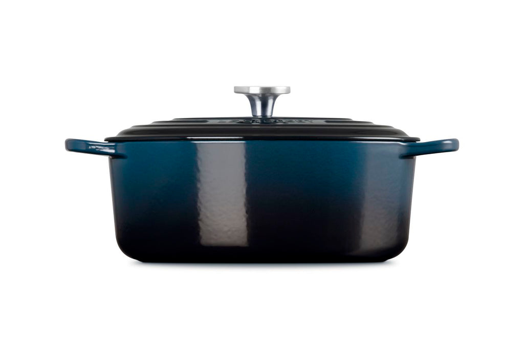 Signature Oval Dutch Oven 6.75qt  in Nuit