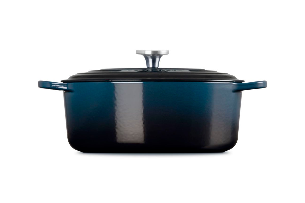 Signature Oval Dutch Oven 6.75qt  in Nuit