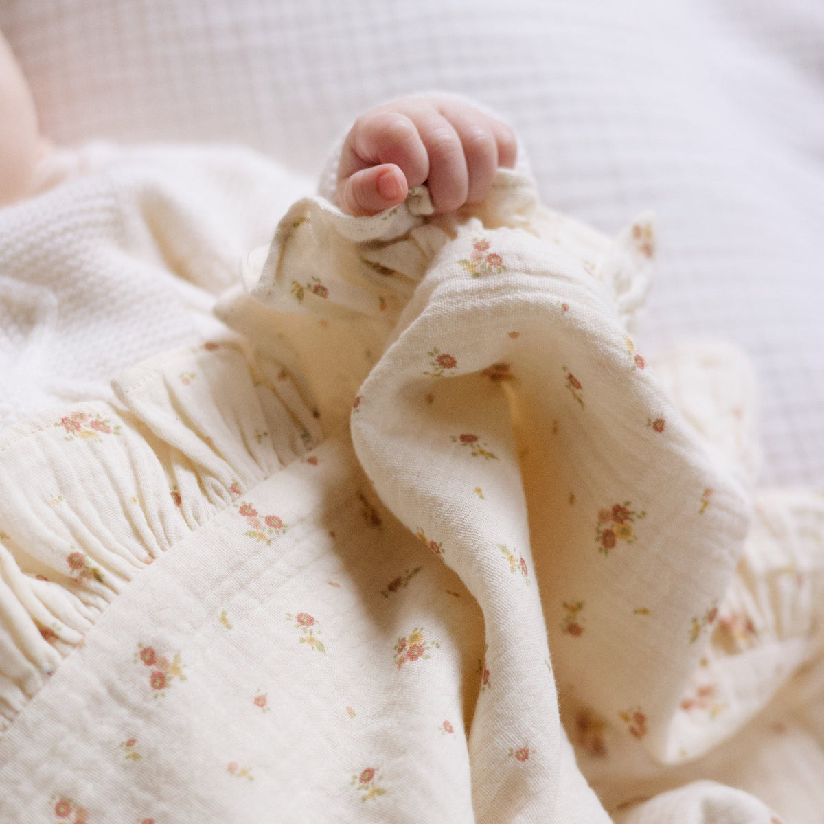 Baby blanket - Beige Flowers
