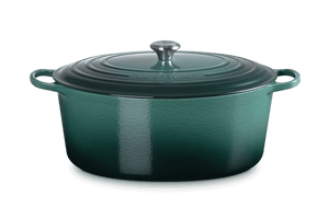 Signature Oval Dutch Oven in Artichaut 15.5 qt.