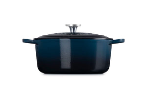 Signature Round Dutch Oven 7.25qt  in Nuit