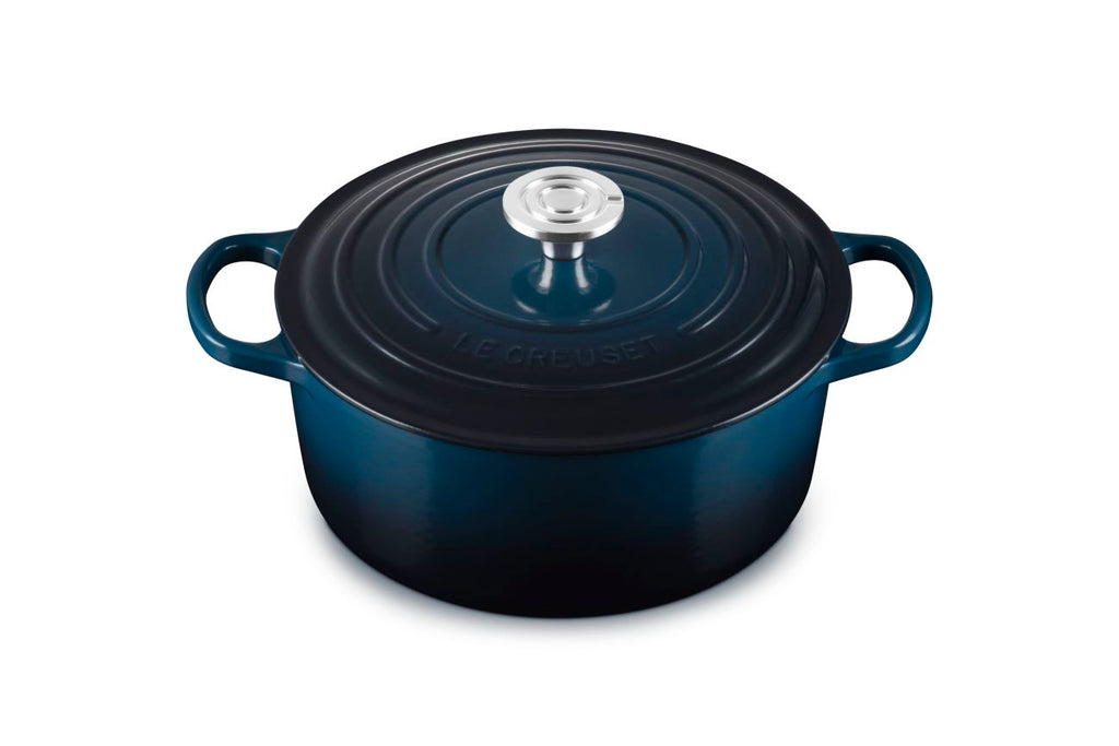 Signature Round Dutch Oven 5.5qt  in Nuit