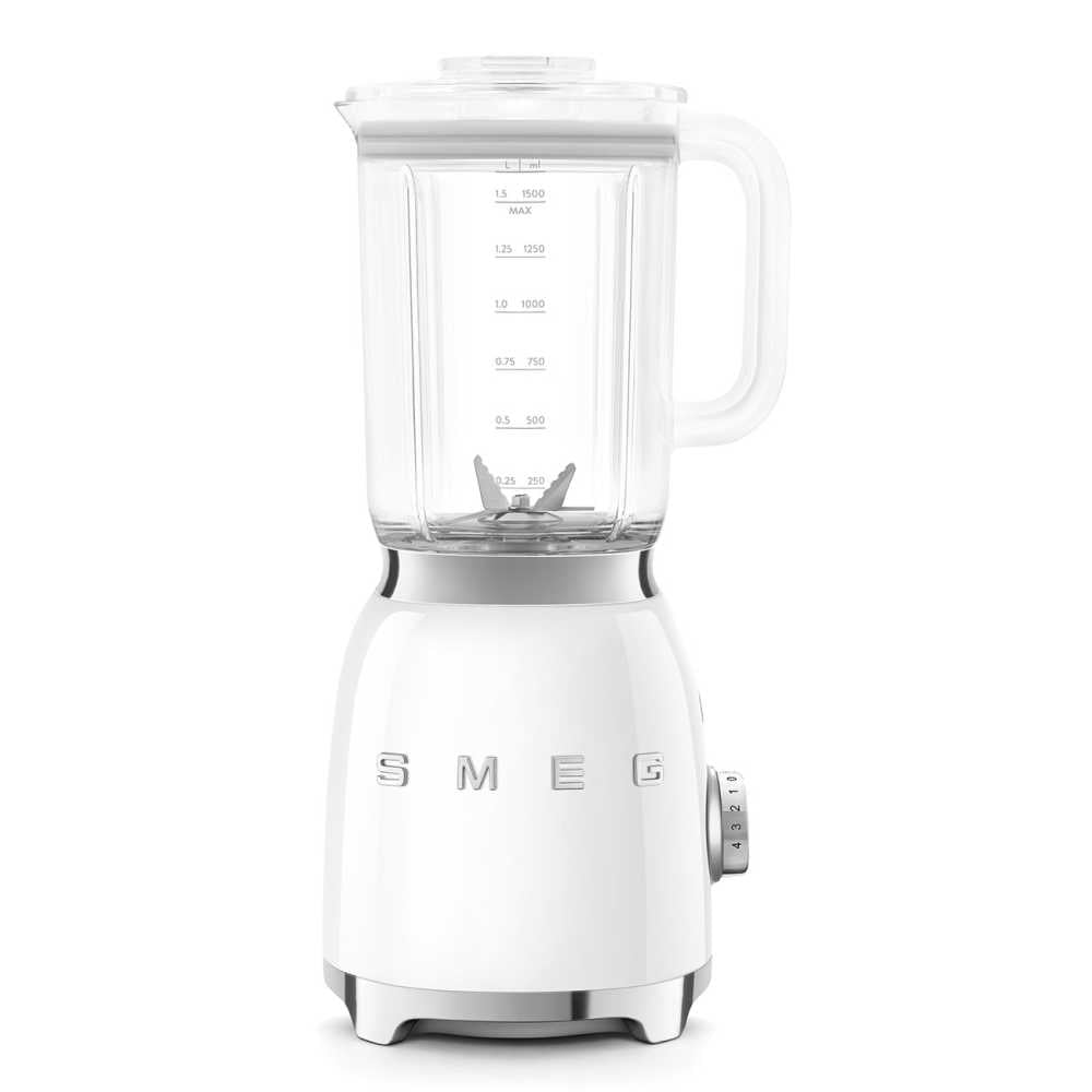 Front view of white SMEG Blender showcasing a 6-cup transparent pitcher and measurement markings with a white background