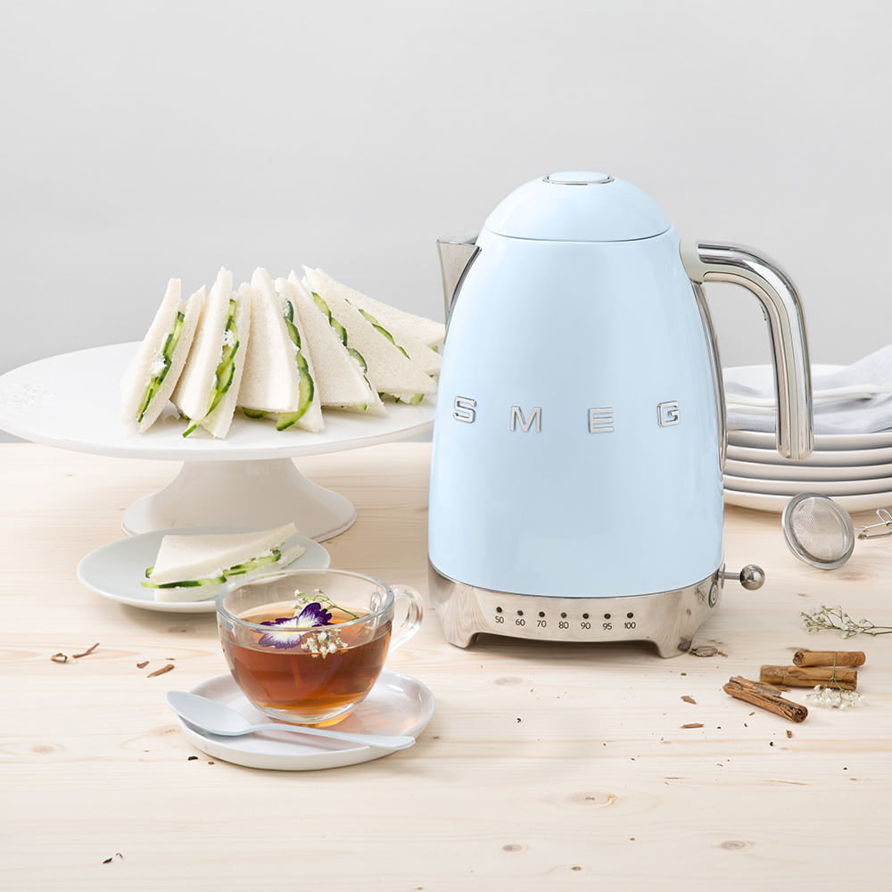 Variable Temperature Kettle in Red