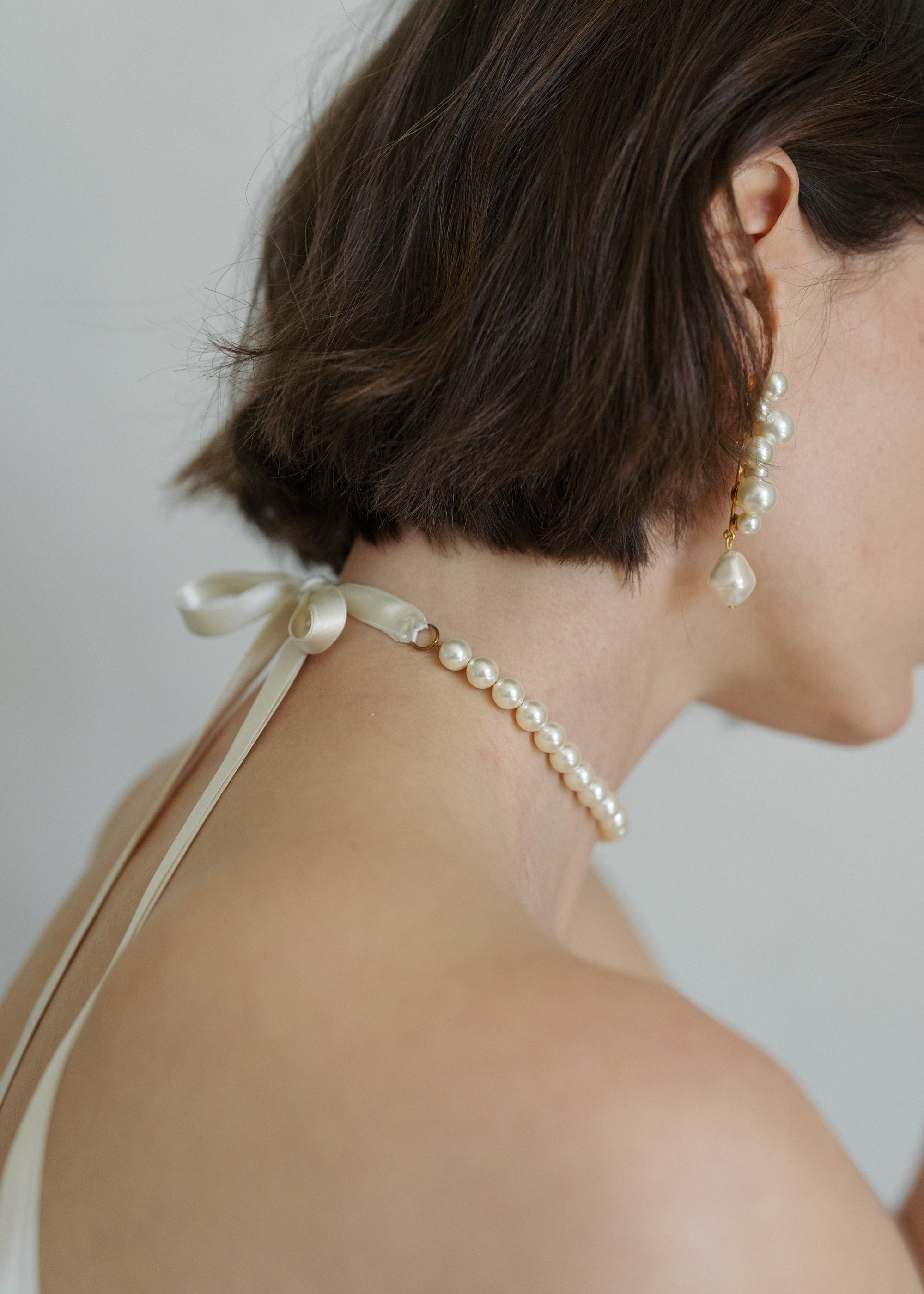 Pearl Ribbon Tie in Cream Pearl