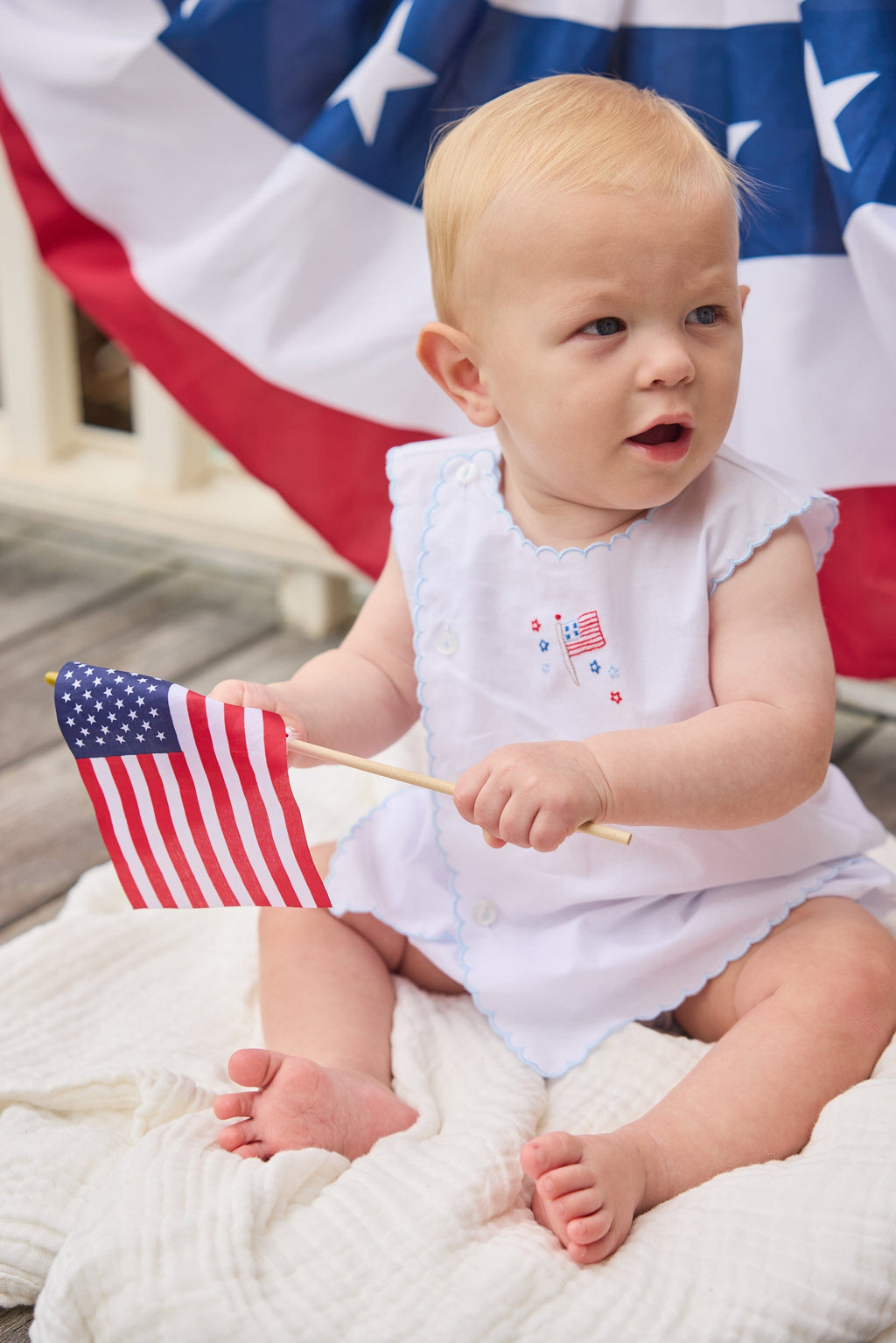 Little English classic Davis day set with flag motif on chest and buttons down front  right side, unisex set for baby 