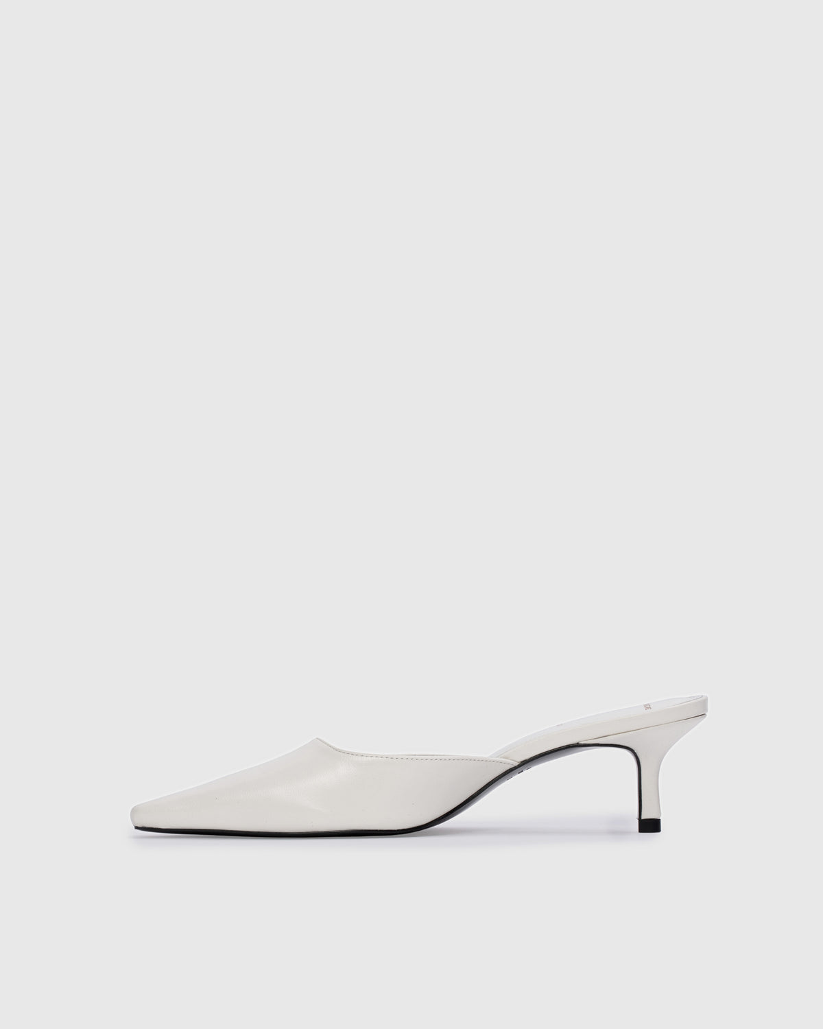 Riley 50 in Coconut Leather