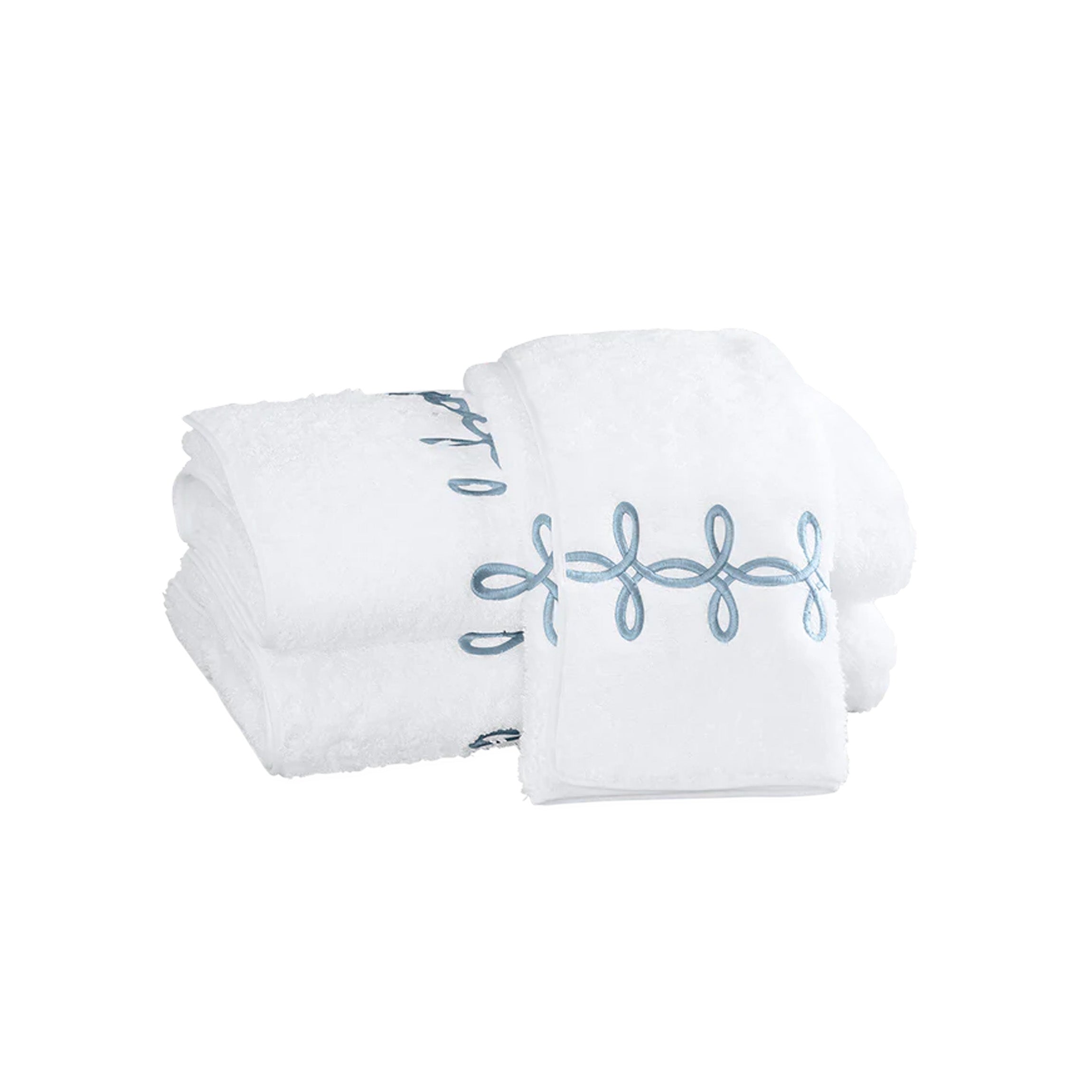 Gordian Knot Bath Towel