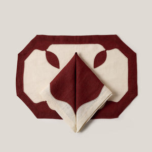 Les Courbes Napkin in Carmin