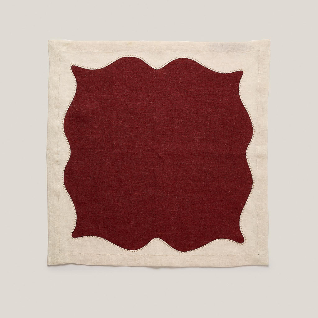 Les Courbes Napkin in Carmin