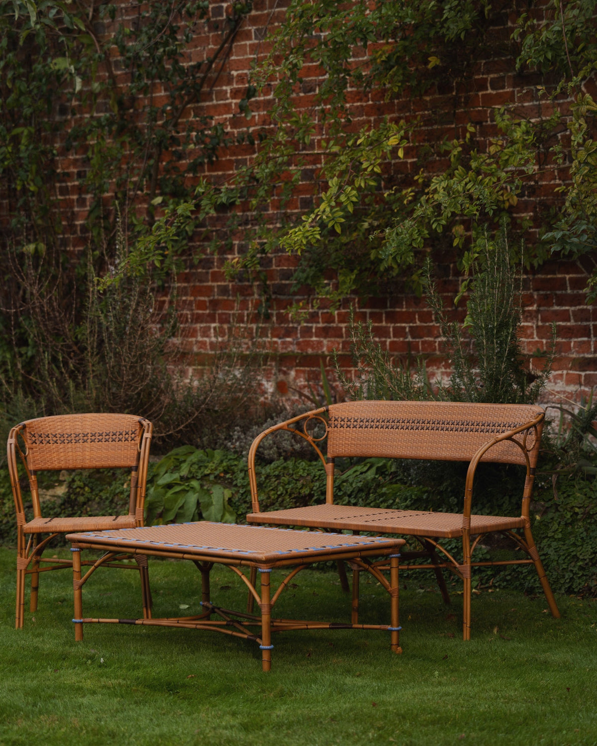 Juliette Loveseat