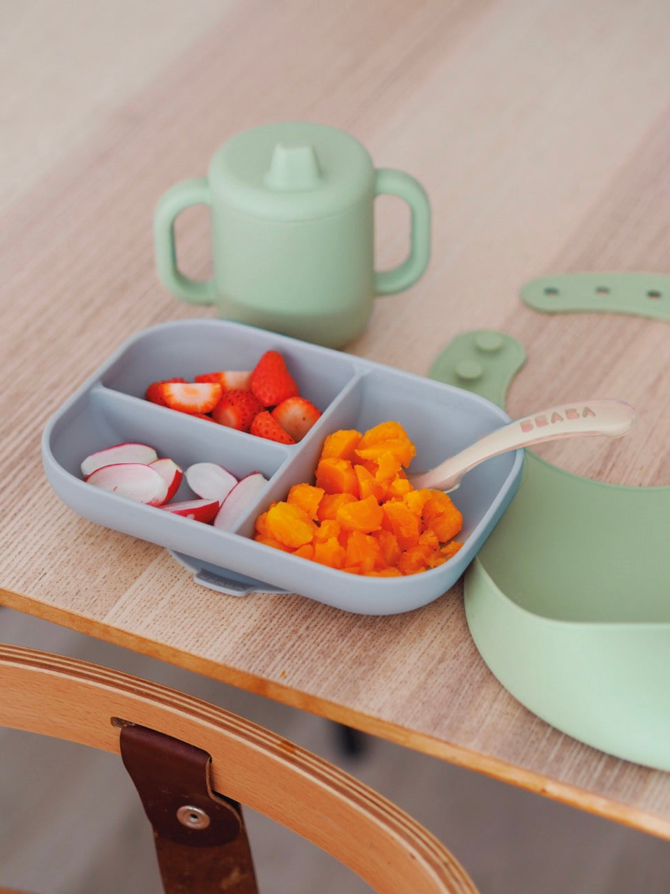 BÉABA The Essentials Silicone Meal Set in Grey/Sage