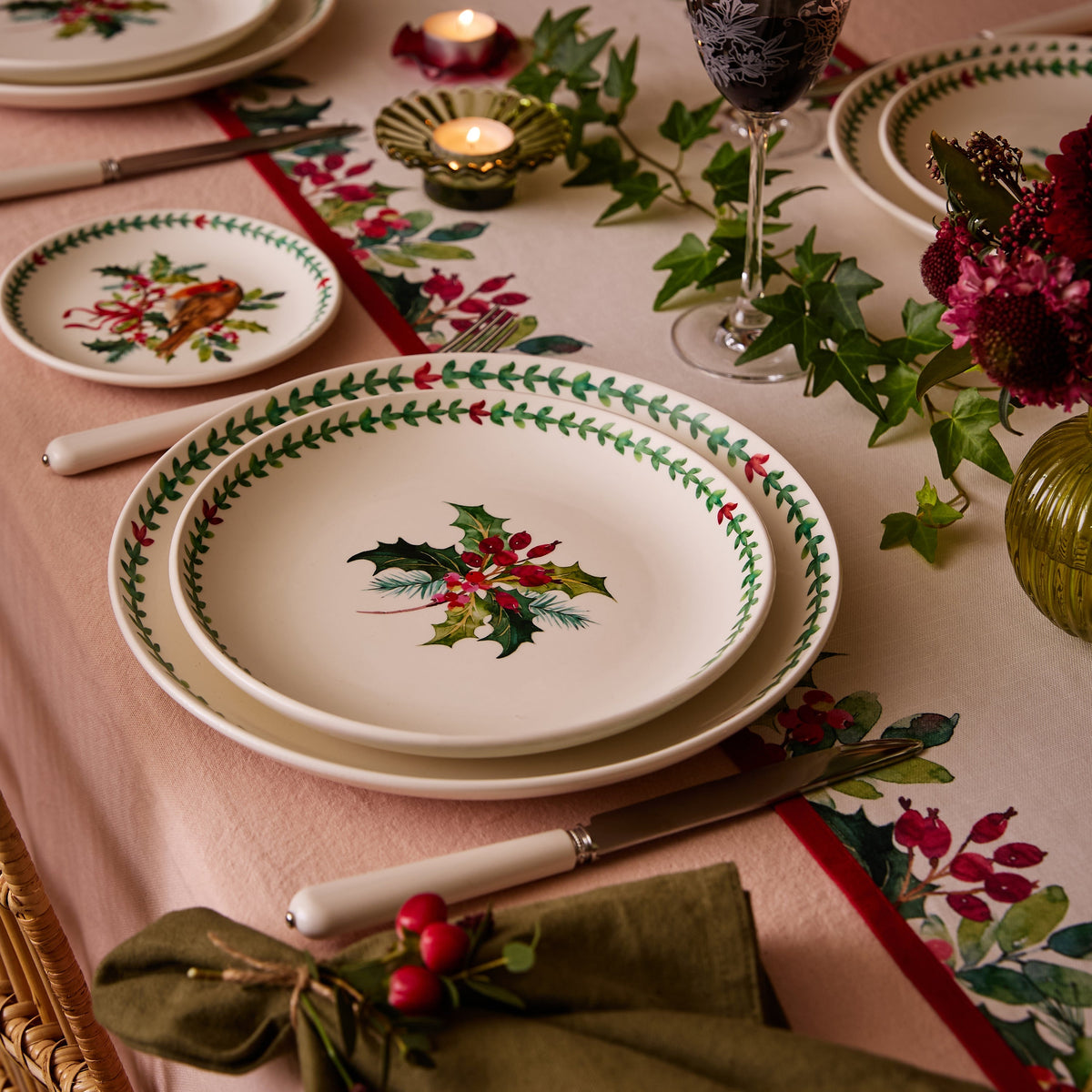 Botanic Garden Christmas Holly 8.8" Salad Plates in Holly, Set of 4