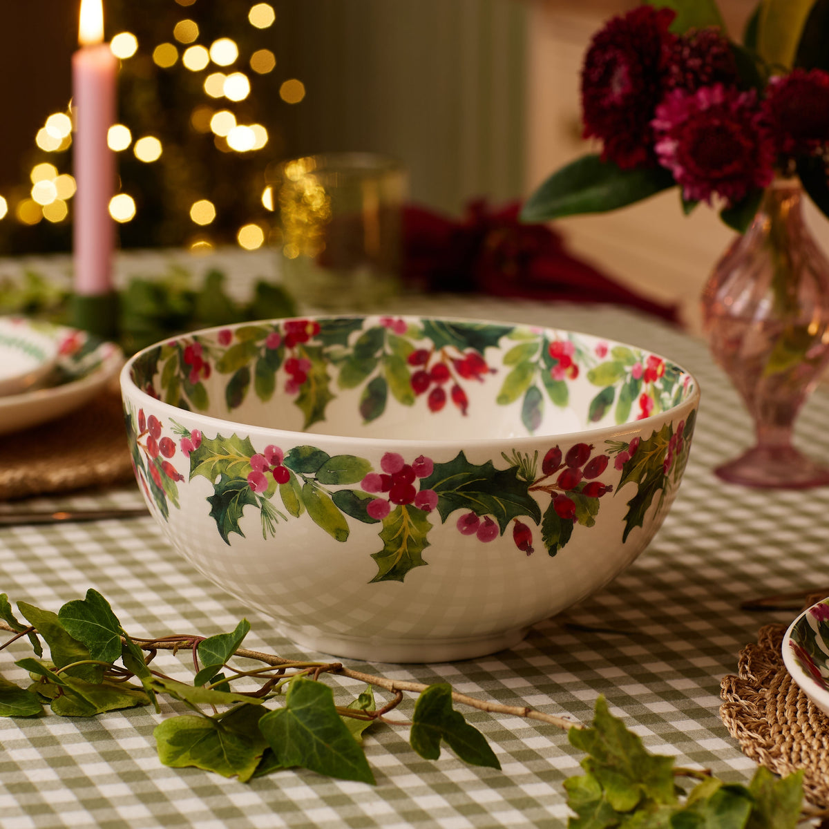 Botanic Garden Christmas Holly 9" Salad Bowl