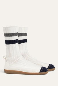 Men’s Varsity Strolls in PE White