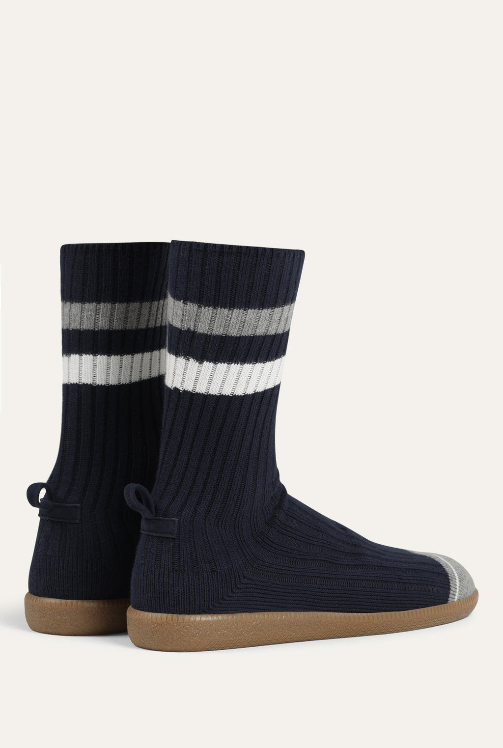 Men’s Varsity Strolls in Collegiate Navy