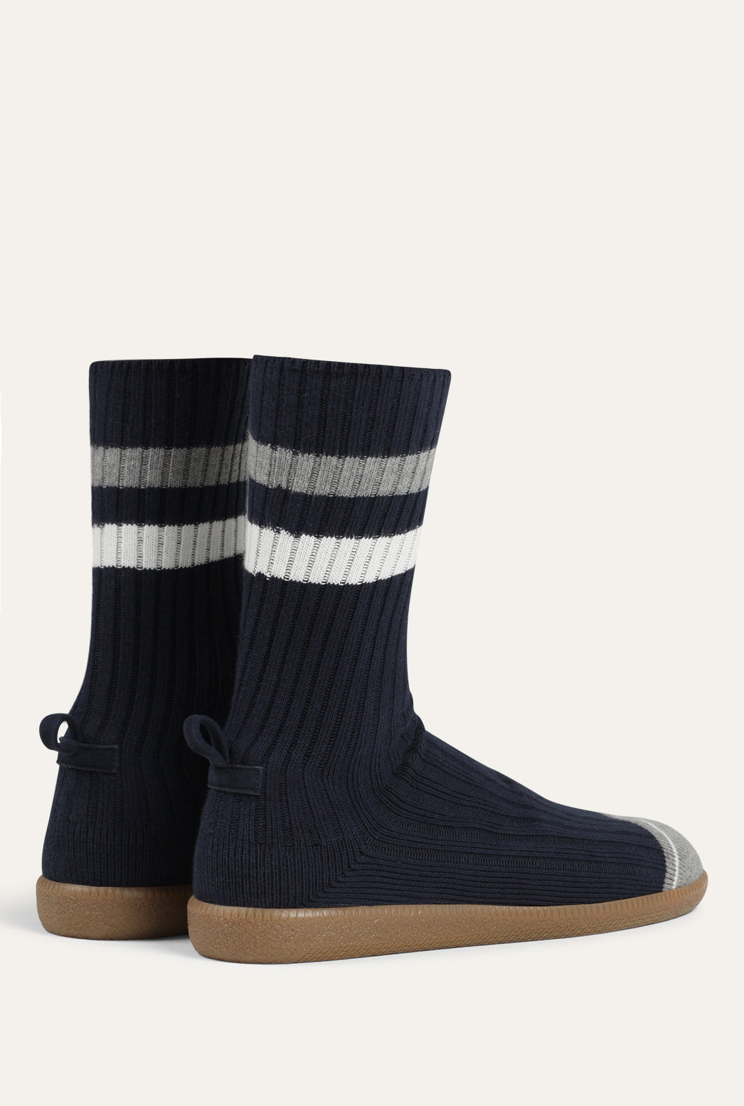 Men’s Varsity Strolls in Collegiate Navy