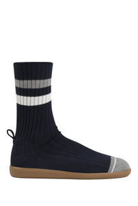 Men’s Varsity Strolls in Collegiate Navy