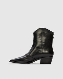 Reed in Black Leather