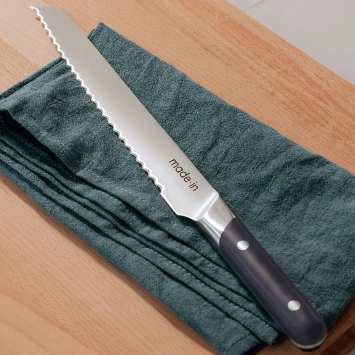 Bread Knife in Harbour Blue