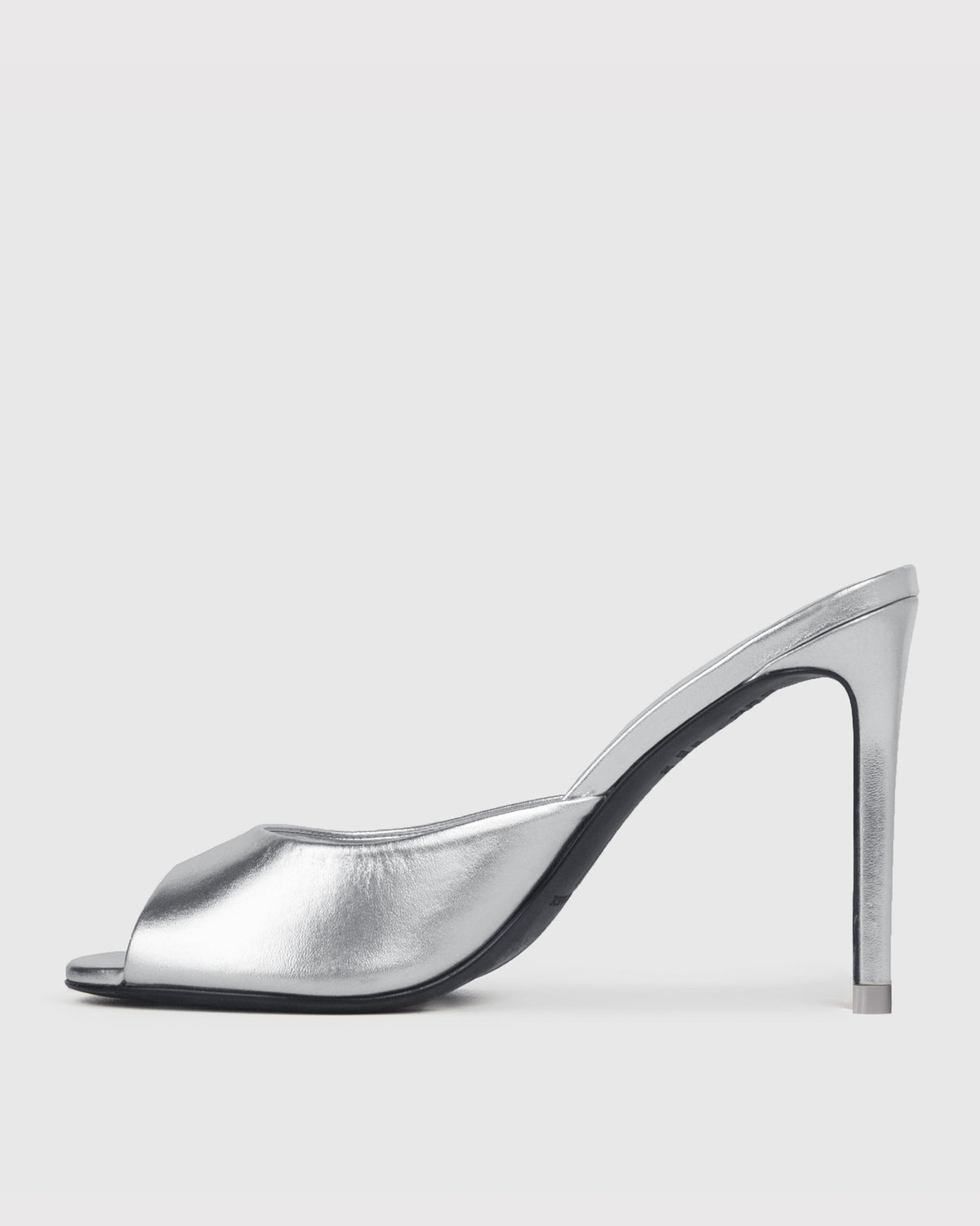 Alessia in Silver Metallic Leather