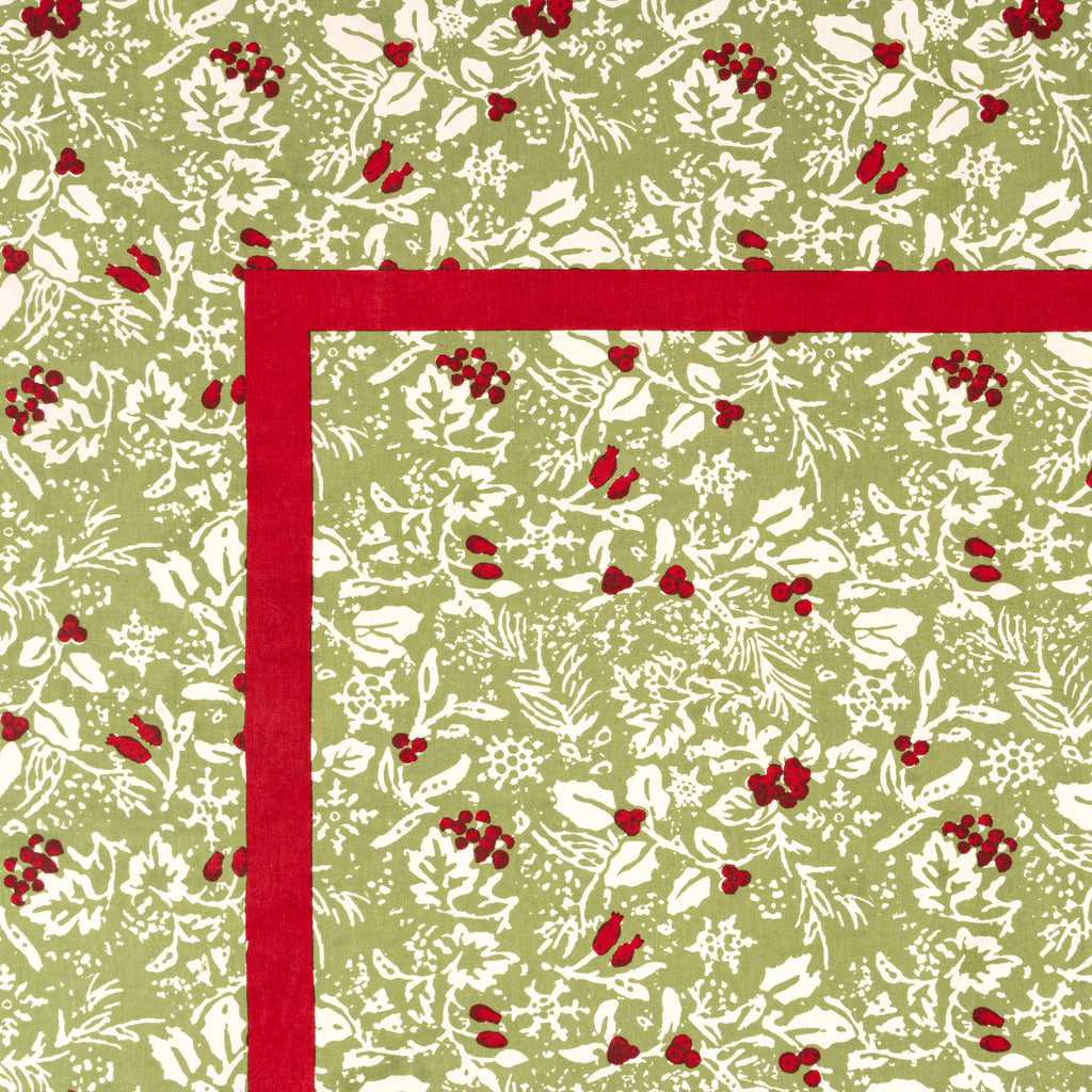 Baies de houx Tablecloth in Red & Green