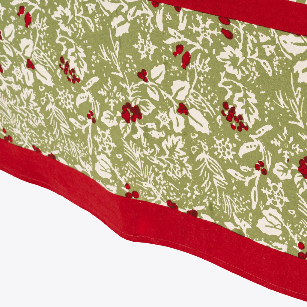 Baies de houx Tablecloth in Red & Green