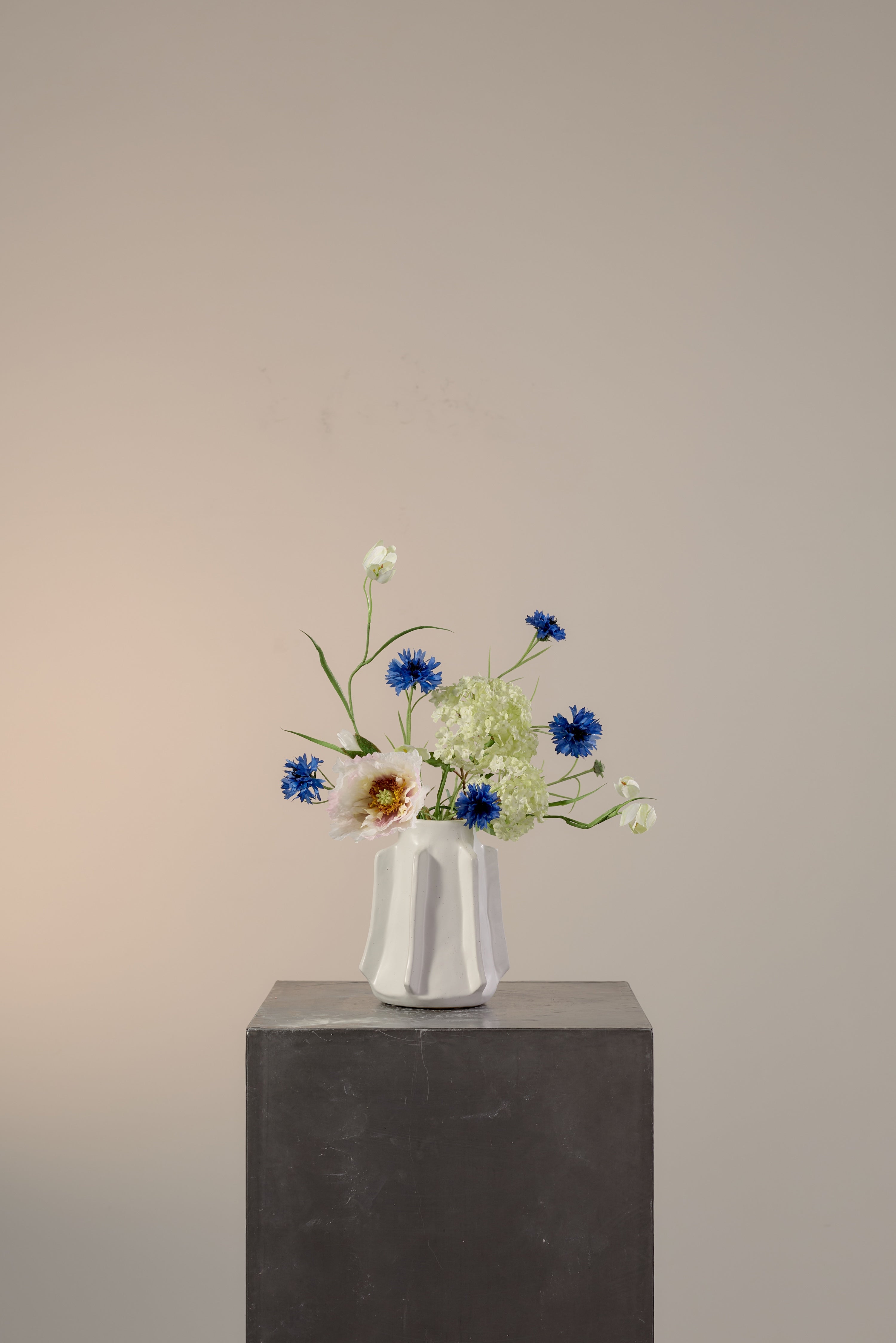 Apartment387 Flowers