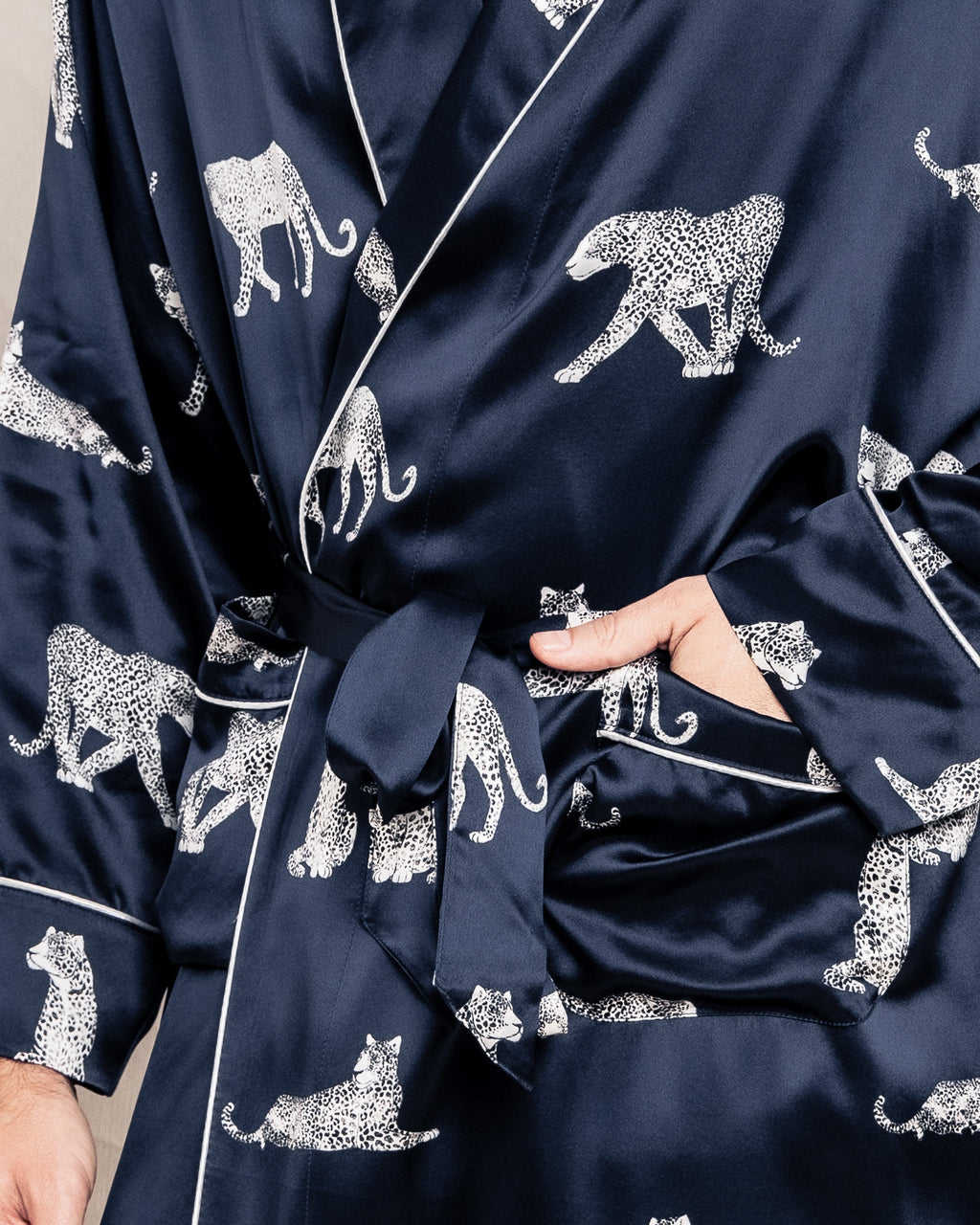 Men’s Silk Long Robe in Panthère de Nuit