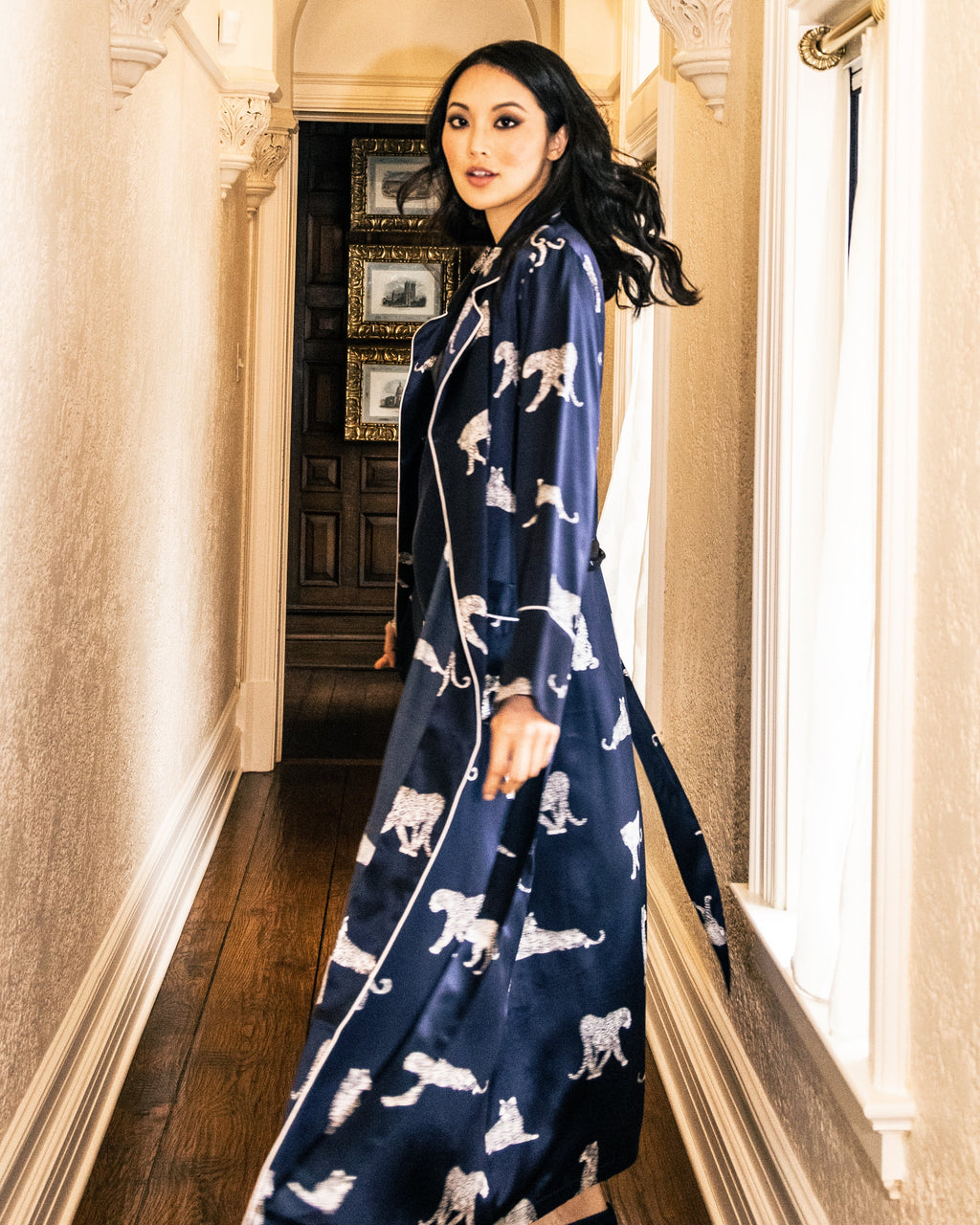 Women’s Silk Long Robe in Panthère de Nuit