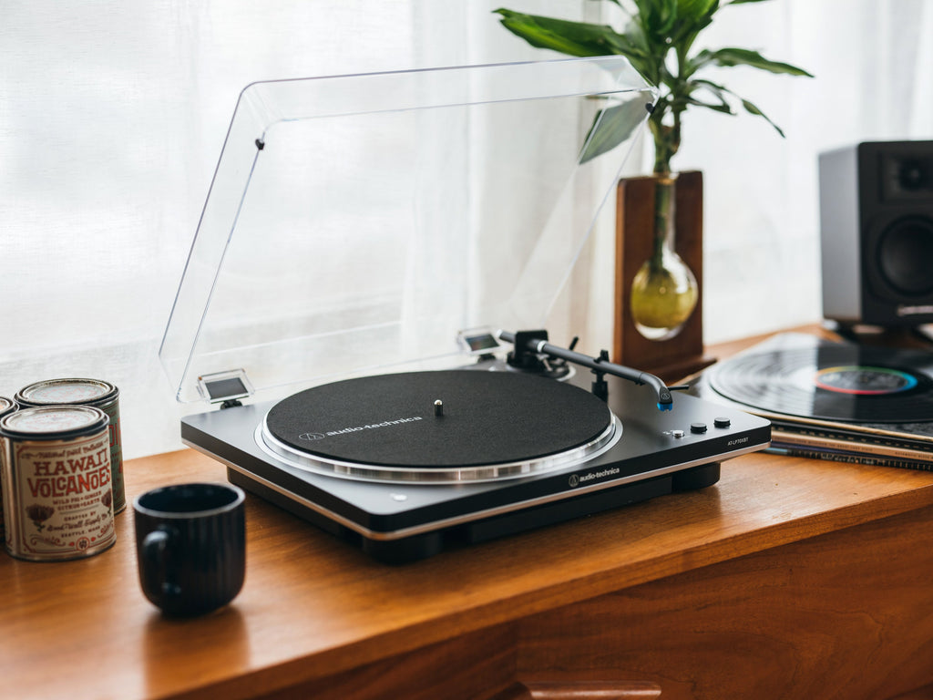 LP70X BT Fully Automatic Wireless Belt-Drive Turntable in Black/Silver