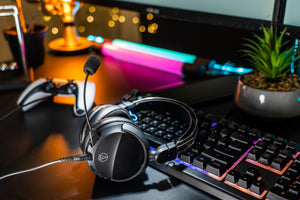 High-Fidelity Closed-Back Wired Gaming Headset in Black