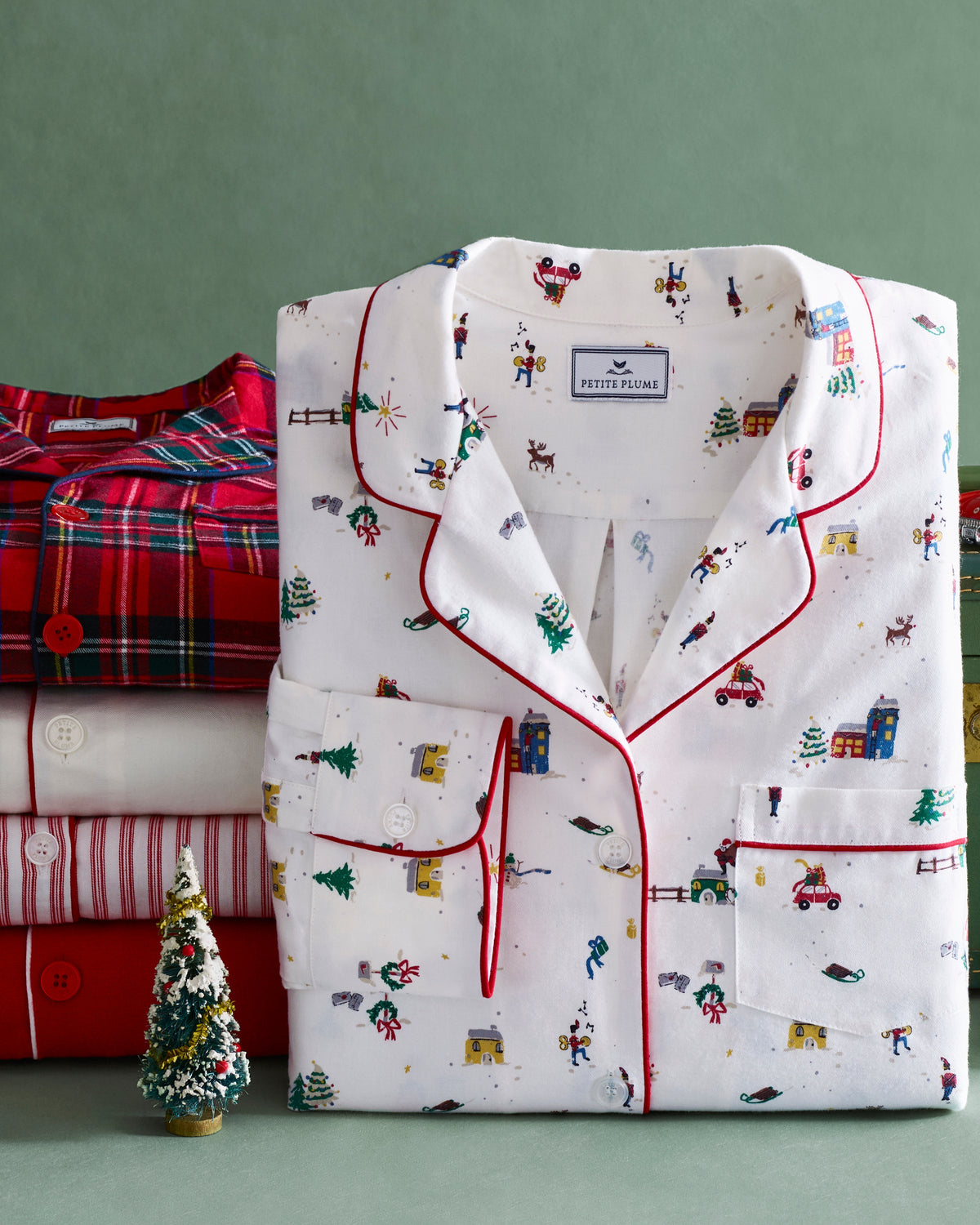 Women’s Twill Pajama Set in Holiday Town