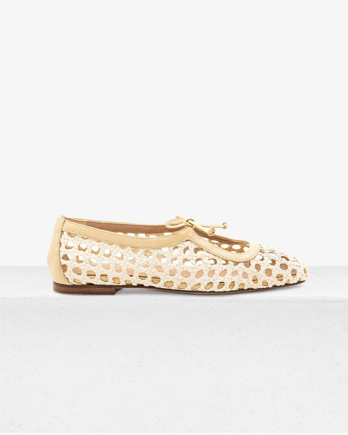 Amelia Flat in Natural Raffia